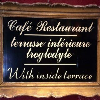 Cafe restaurant bouchon rouge Baux de provence